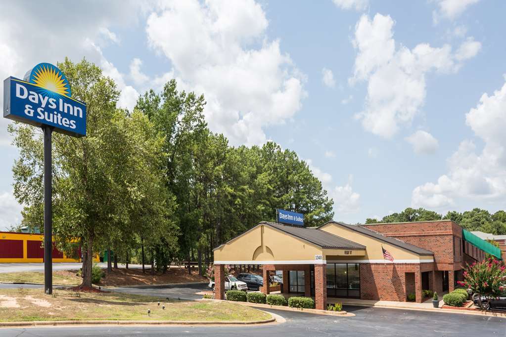 Days Inn & Suites By Wyndham Rocky Mount Golden East Dış mekan fotoğraf